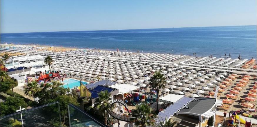 Hotel Le Terrazze Riccione Exterior foto