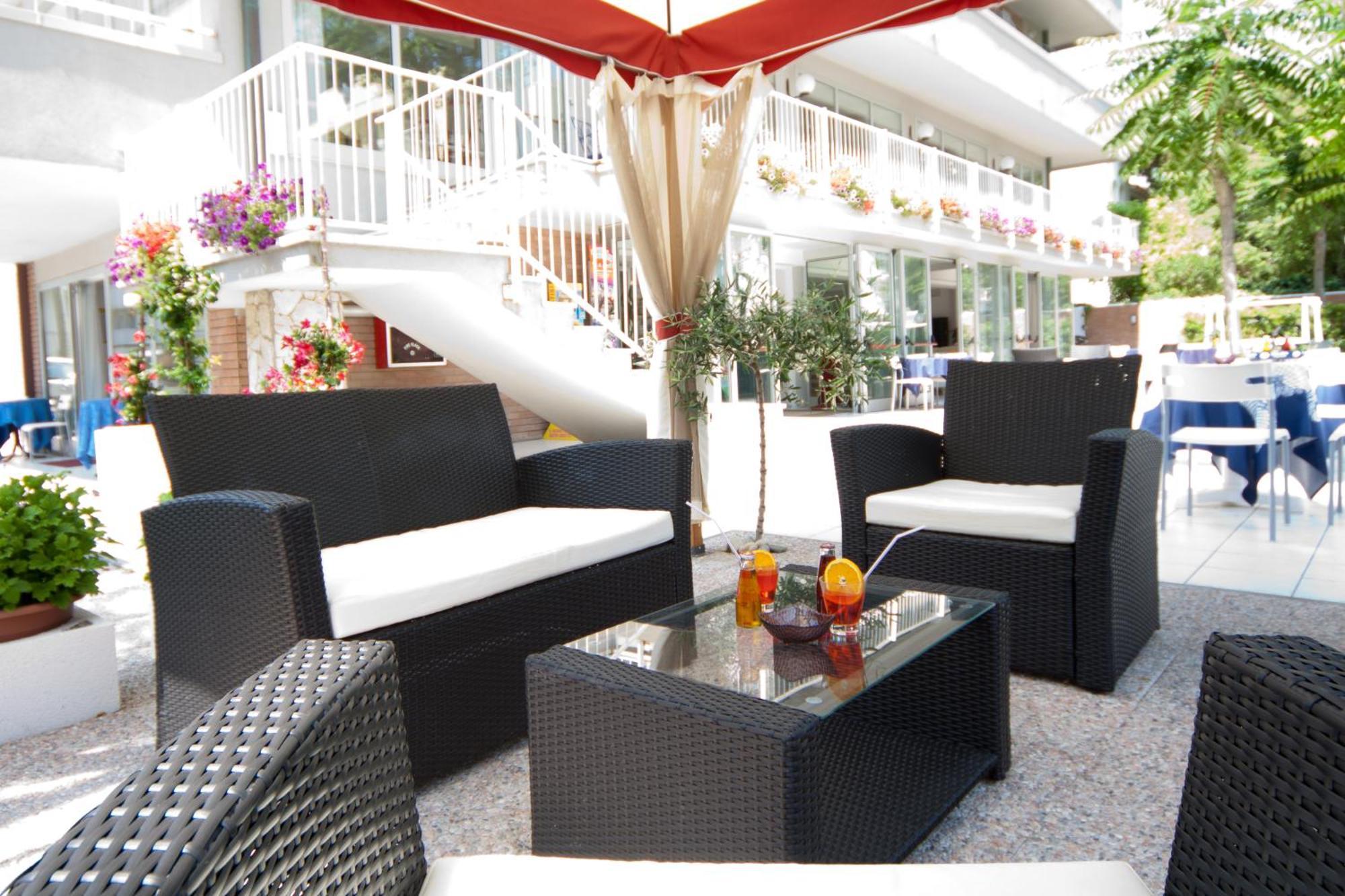 Hotel Le Terrazze Riccione Exterior foto