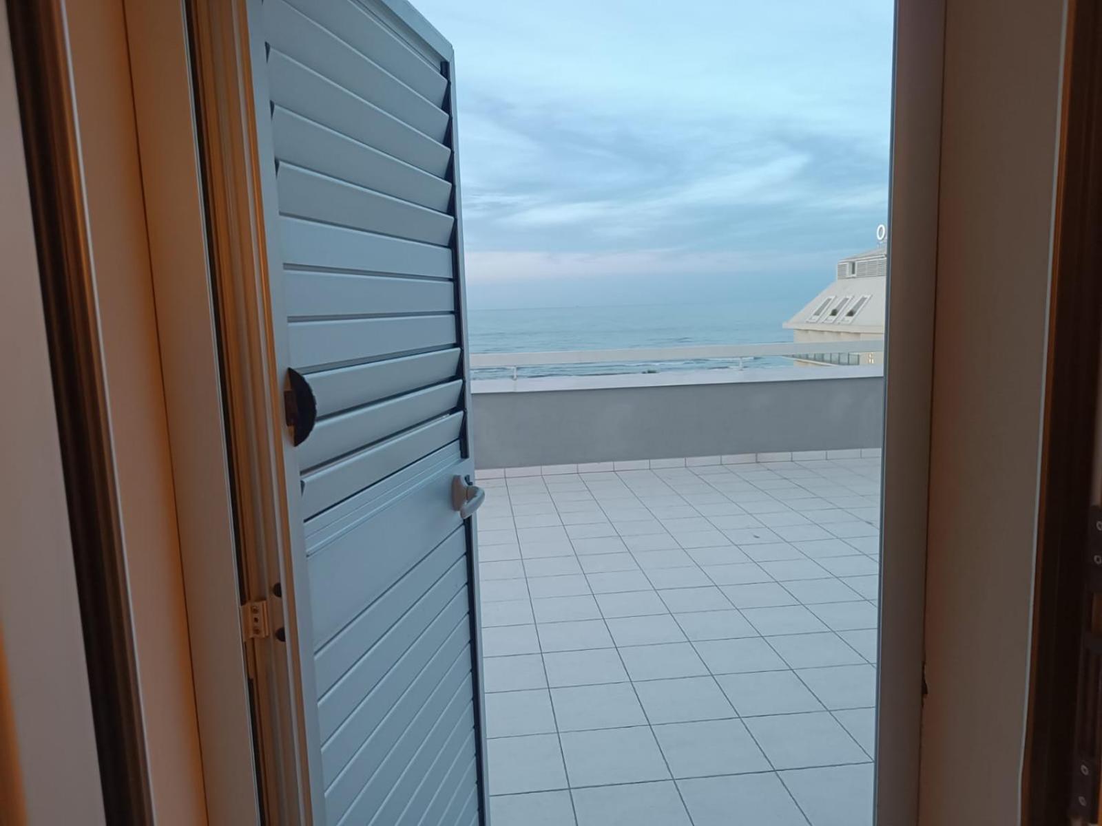 Hotel Le Terrazze Riccione Exterior foto